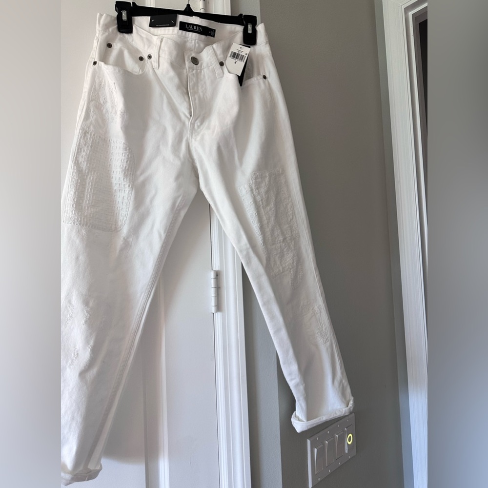 White crop pants